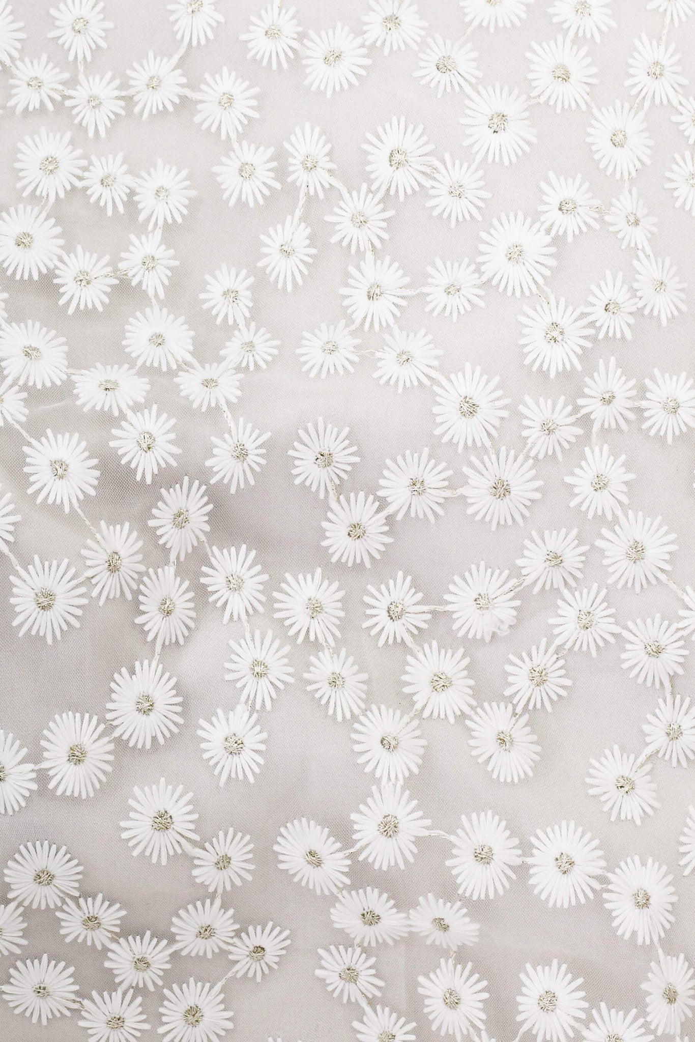 Embroidered Daisy Mesh Off White / Gold