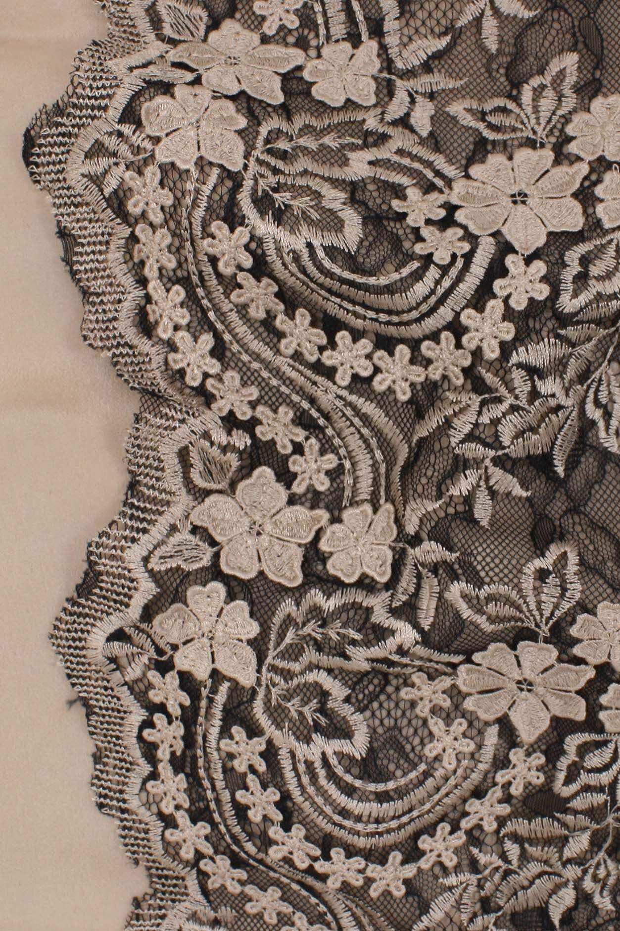 Glamour Double Scalloped Embroidered Lace Black / Beige
