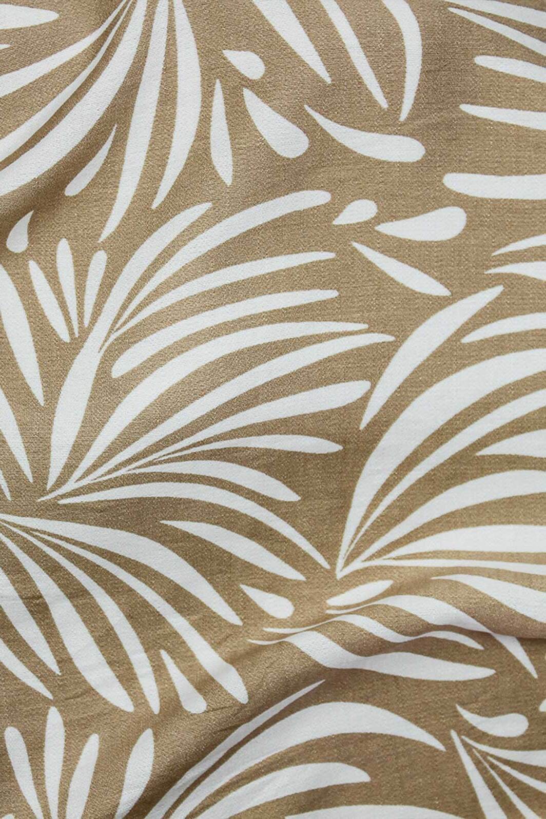 Santa Barbara Fern Sand / White