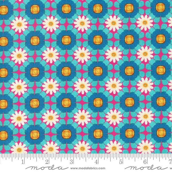 Vintage Soul Daisy Chain Embroidery By Cathe Holden For Moda Peacock