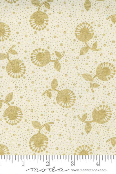 Whispers Metallic Crazy Daisy by Studio M for Moda Cream / Gold